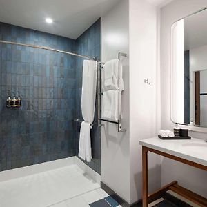 Origin Kansas City Riverfront, A Wyndham Hotel